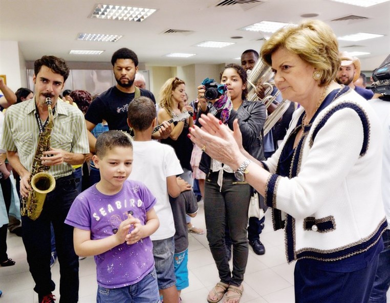 The international Jonathan Batiste and Monica Yunus  guests of honor at the Chronic Care Center